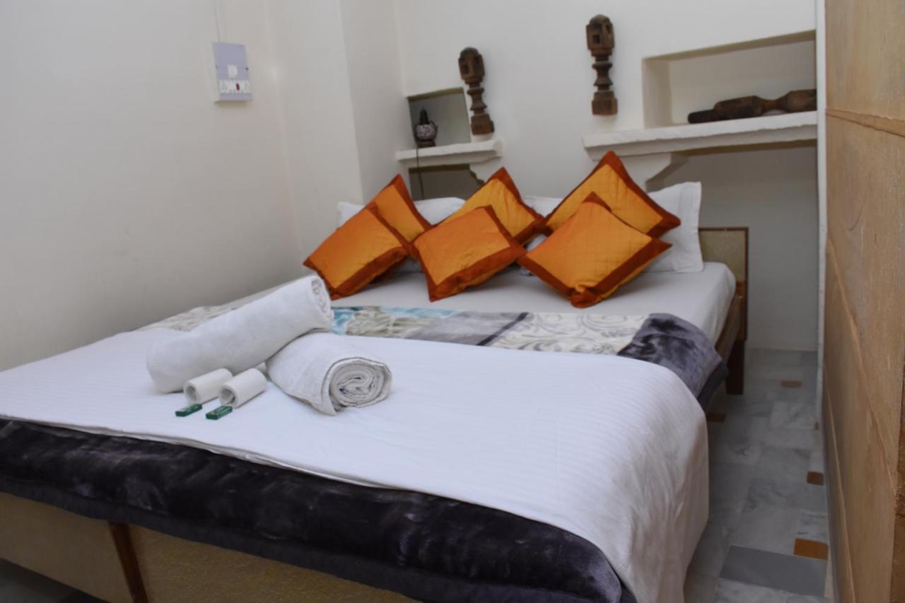 Rumi'S Home Stay Jaisalmer Exteriör bild